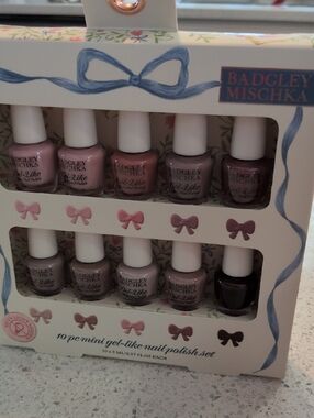 Badgley Mischka 10-Piece Mini Nail Polish Set - Soft Pink & Taupe Shades